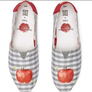 TOMS- OAUF Plaid CloudBound Shoes, NEW